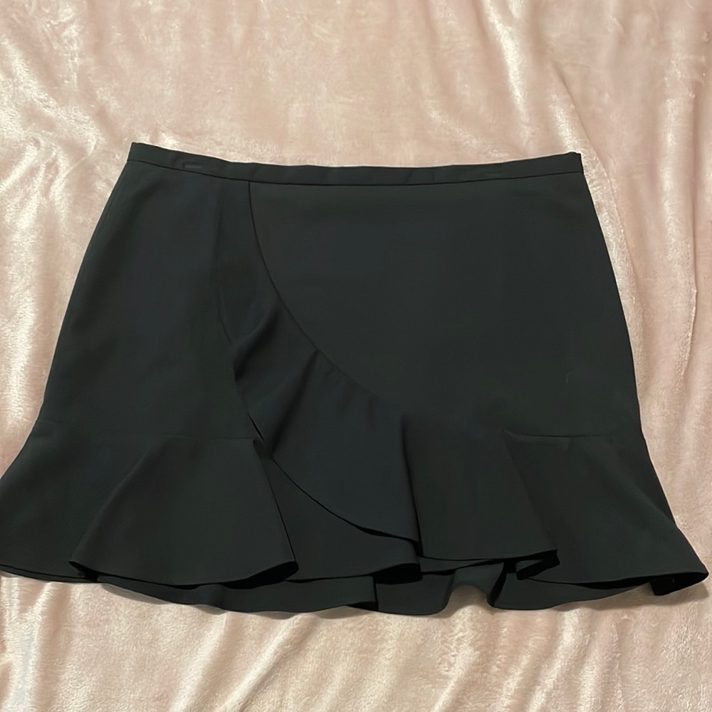 BCBG flirty mini skirt